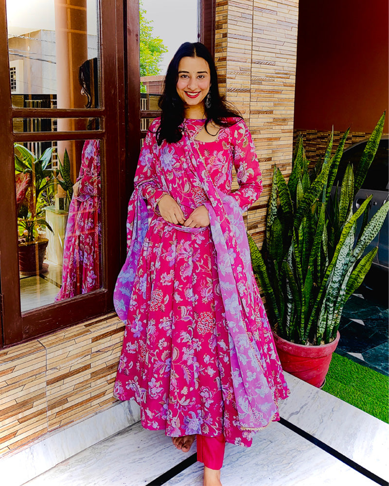 Komal Pandita Stylish Neck Design Soft Georgette Floral Pink Color Three Piece  Celebrity Anarkali Suit