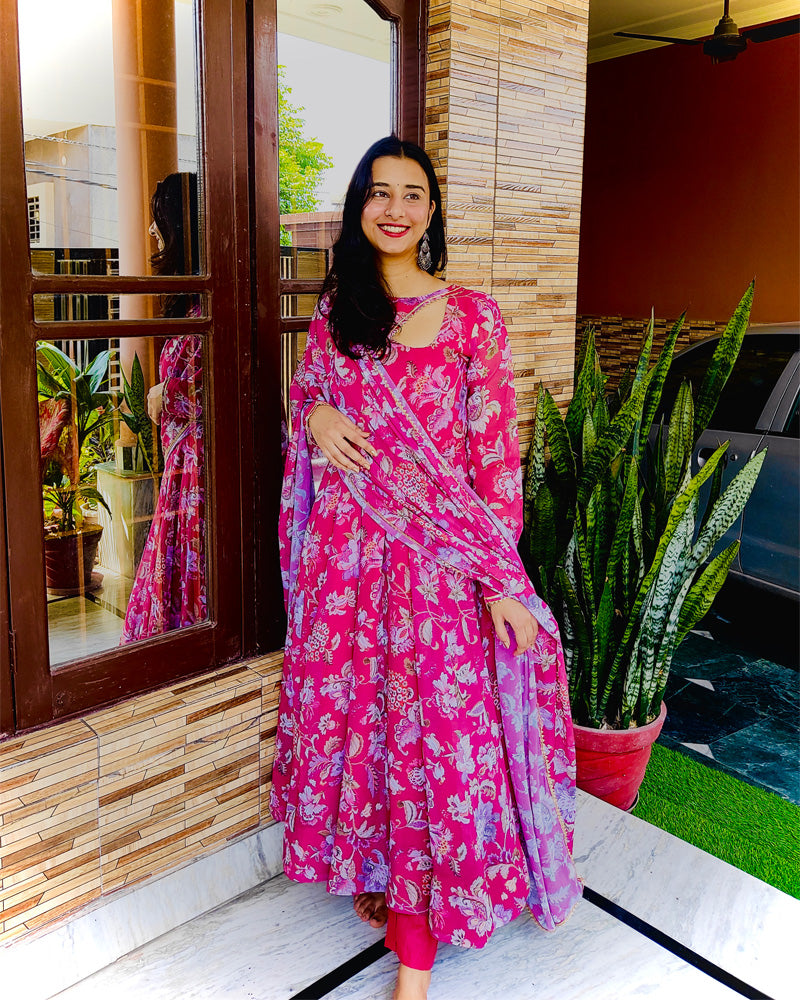 Komal Color Komal Pandita Stylish Neck Design Soft Georgette Floral Pink Color Thr