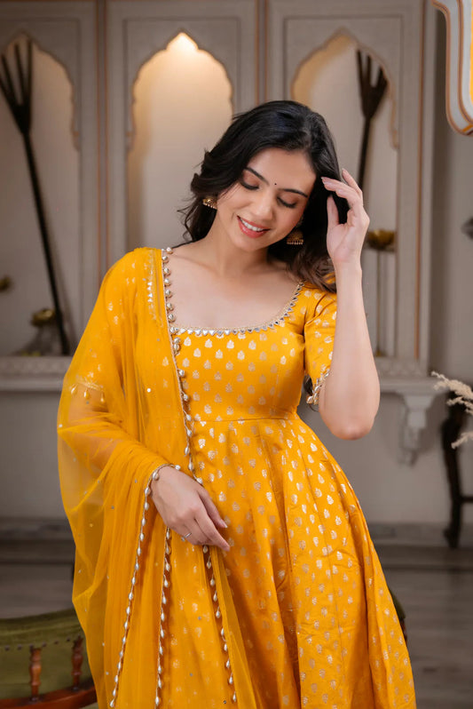 Sunehri Banarasi Anarkali Suit Set for Women with Net Dupatta