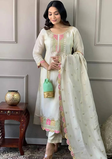Off White Heavy Embroidered Chanderi Silk Kurta Set With Dupatta