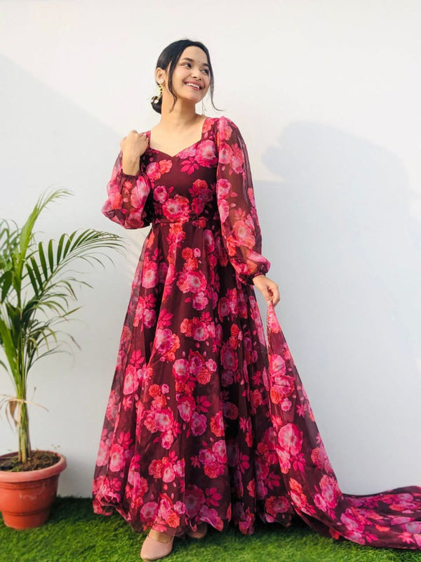 Stylish Readymade Georgette Long Anarkali Gown With Lace Border Dupatta